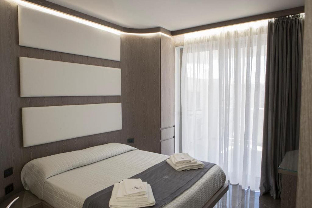 Upper - Boutique Hotel - View 4
