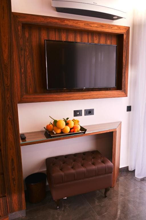 Upper - Boutique Hotel - View 7