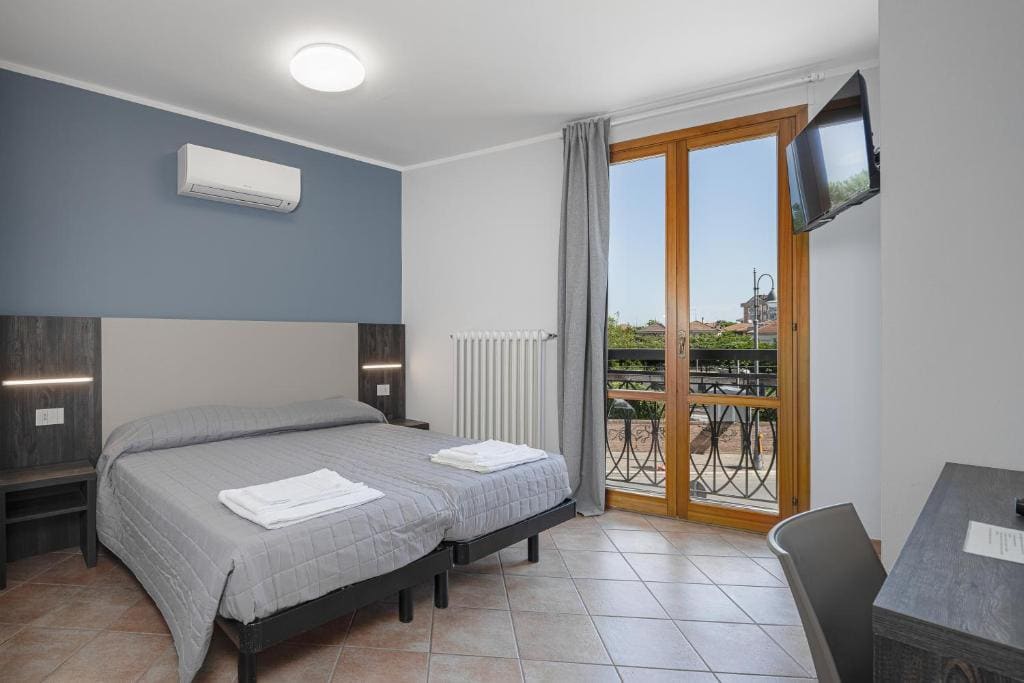 Urban Hotel - View 2