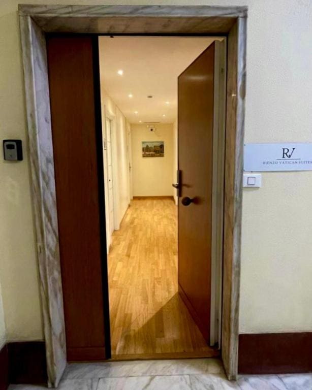 Rienzo Vatican Suites - View 4