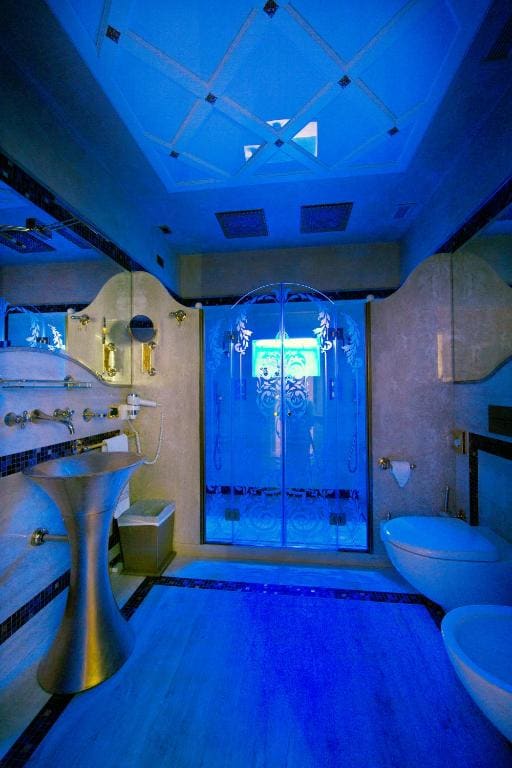 Vip's Motel Luxury Accommodation & Spa - View 5