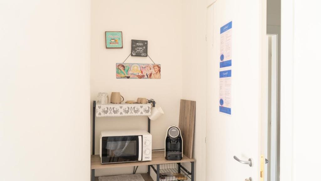White Bike Rooms - View 6