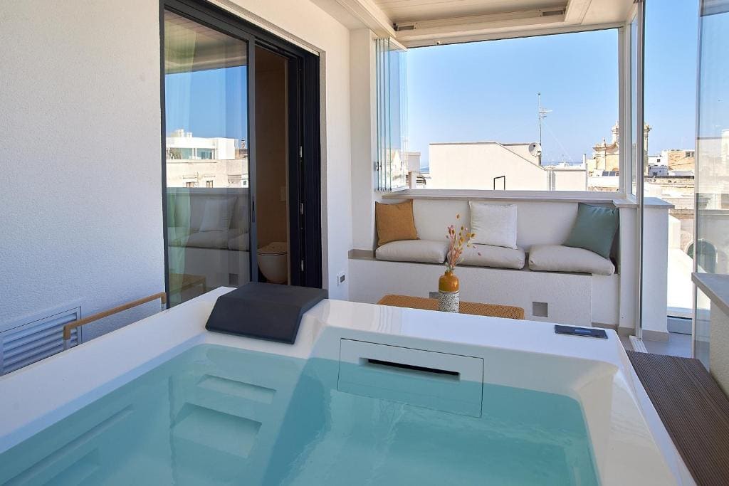 White Coast - View 4