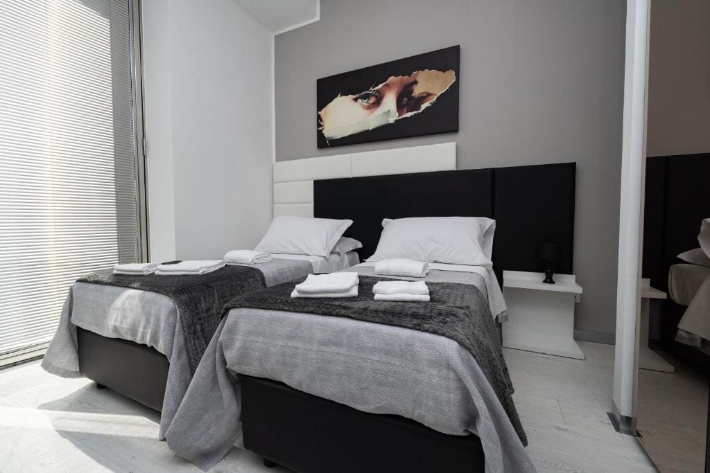 White Rooms - View 7