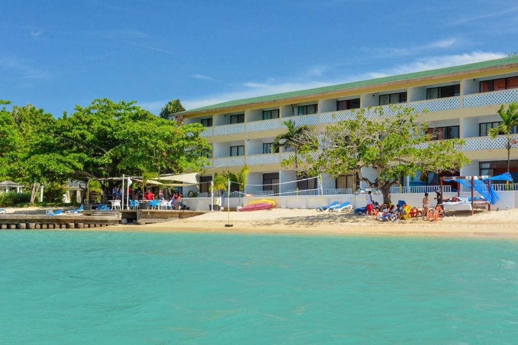 Sand and Tan Beach Hotel - Main view