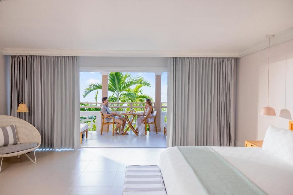 Couples Sans Souci - View 2