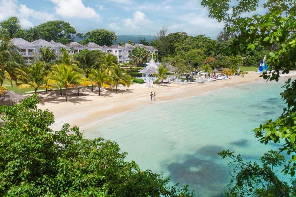 Couples Sans Souci - View 4