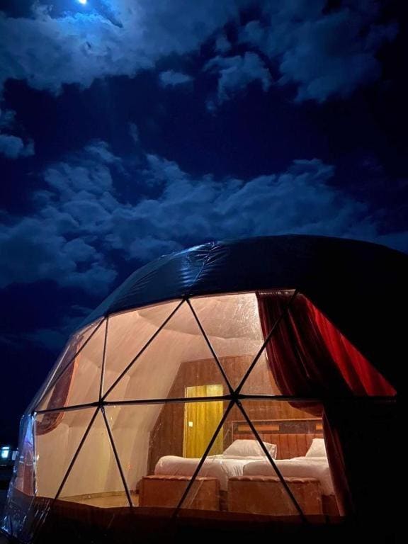 moon and sky camp - Main view