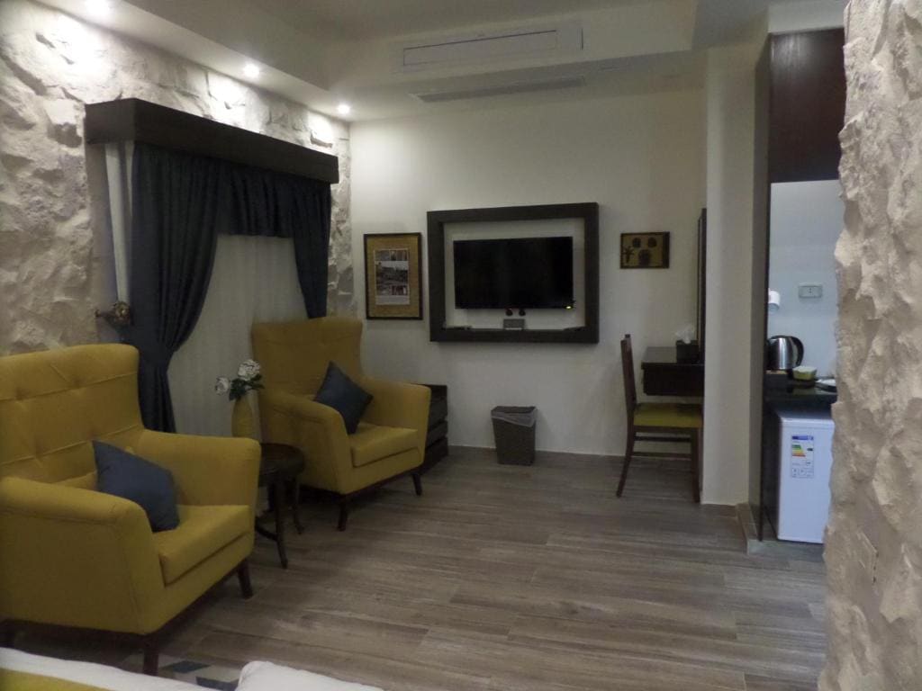 Mount Nebo Hotel & Restaurant Madaba City Center - View 3