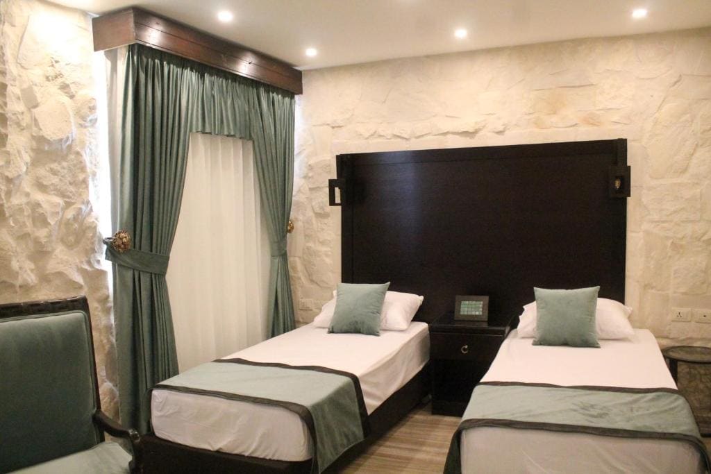Mount Nebo Hotel & Restaurant Madaba City Center - Main view
