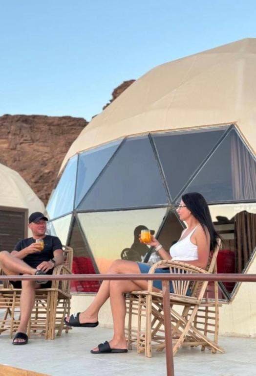 Wadi Rum Bubbles Luxury Camp - عرض 4
