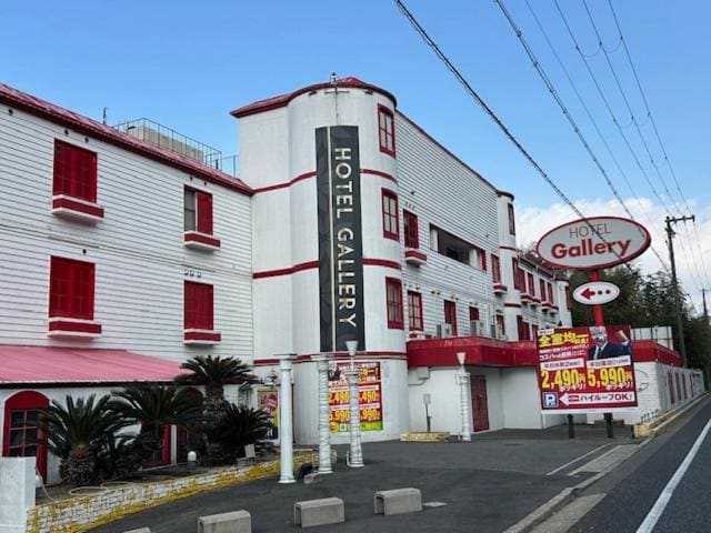 Hotel Gallery - Main view