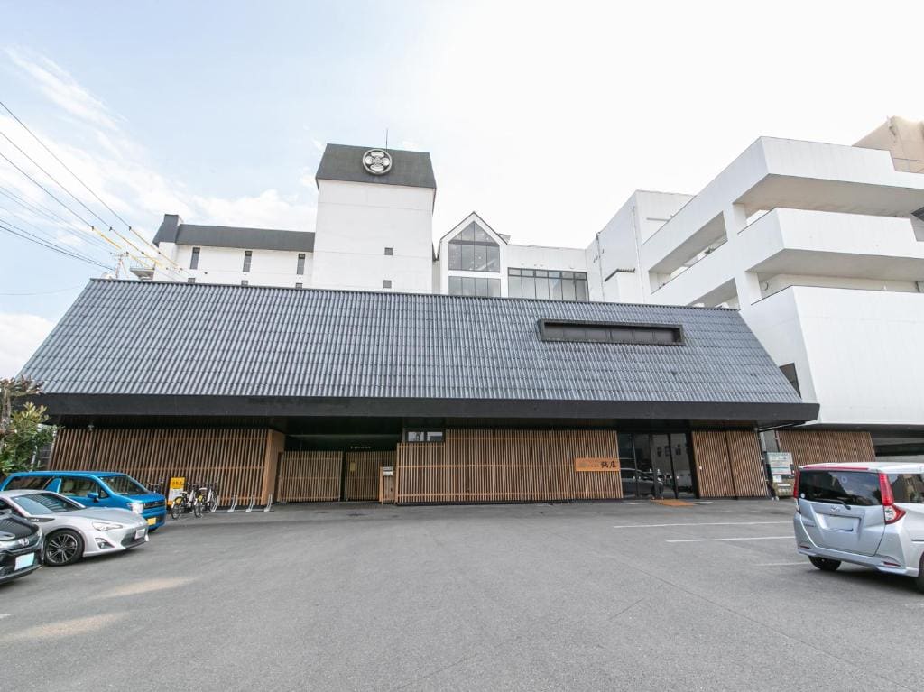 Hitoyoshi Onsen Nabeya - Main view