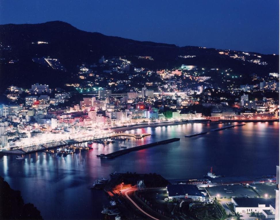 熱海温泉旅館立花 — Vue 4