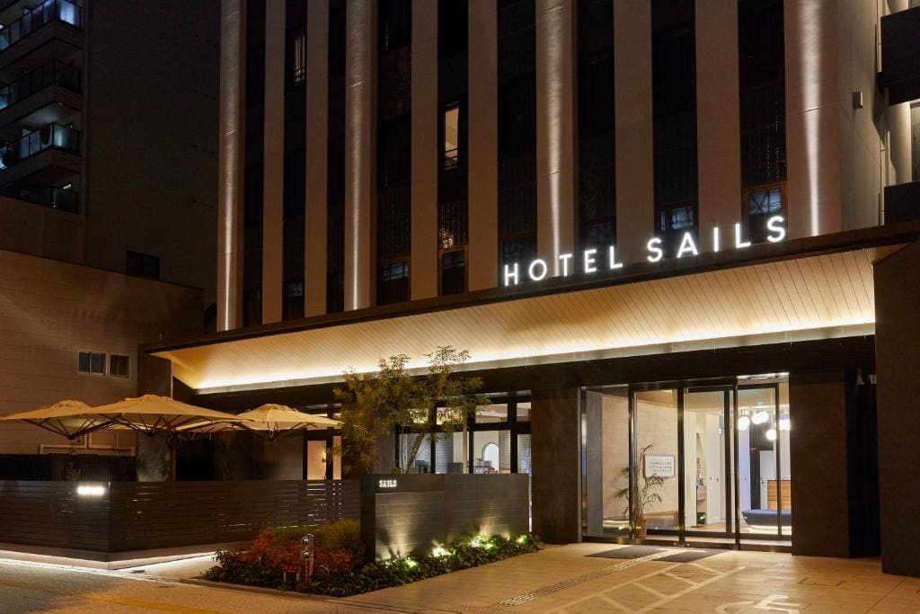 HOTEL SAILS - Main view