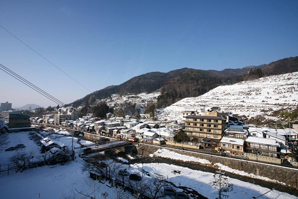 Shibu Hotel - Main view