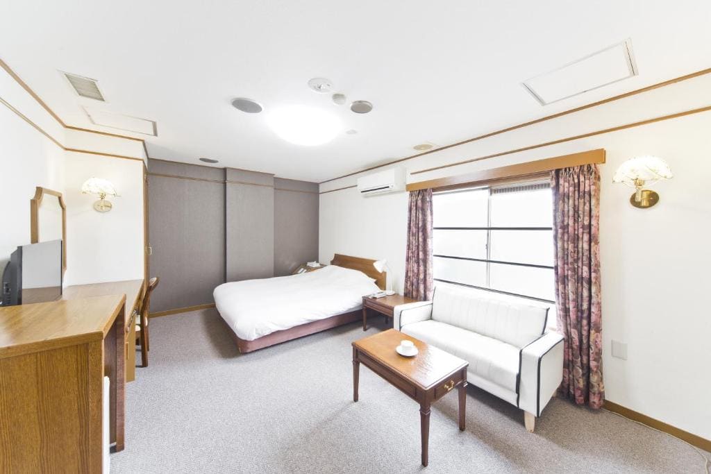 Shinjuku East Hotel - View 5