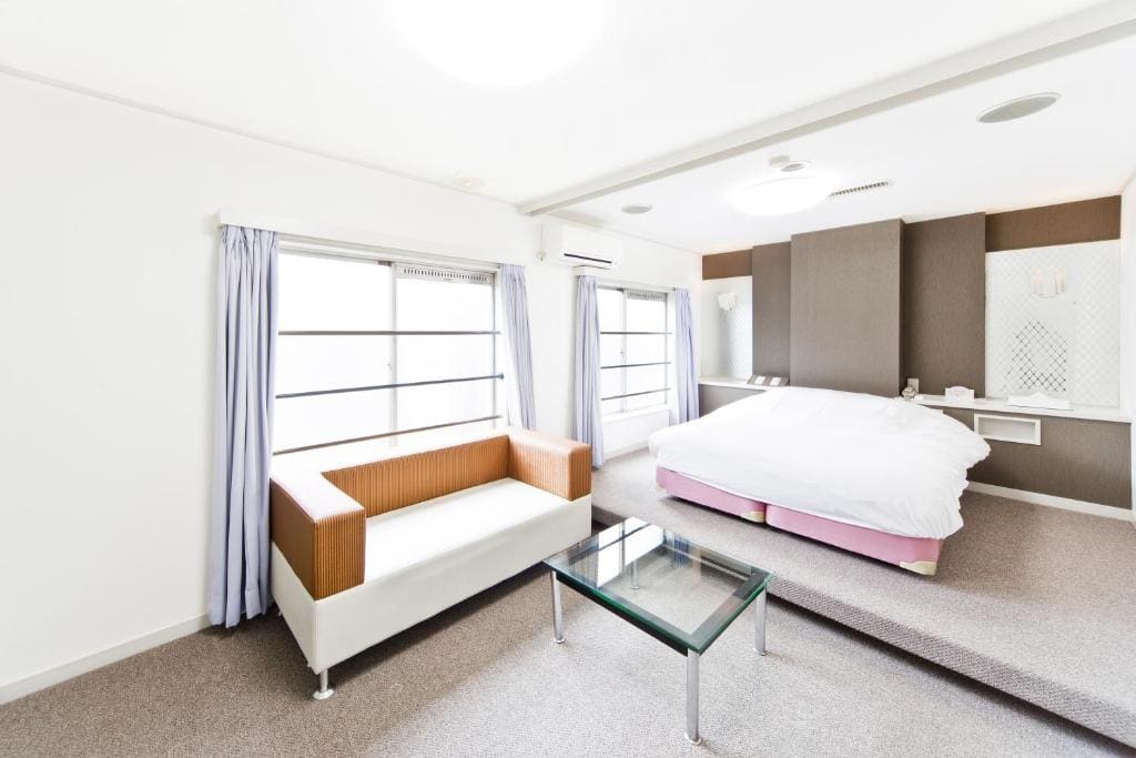 Shinjuku East Hotel - View 2
