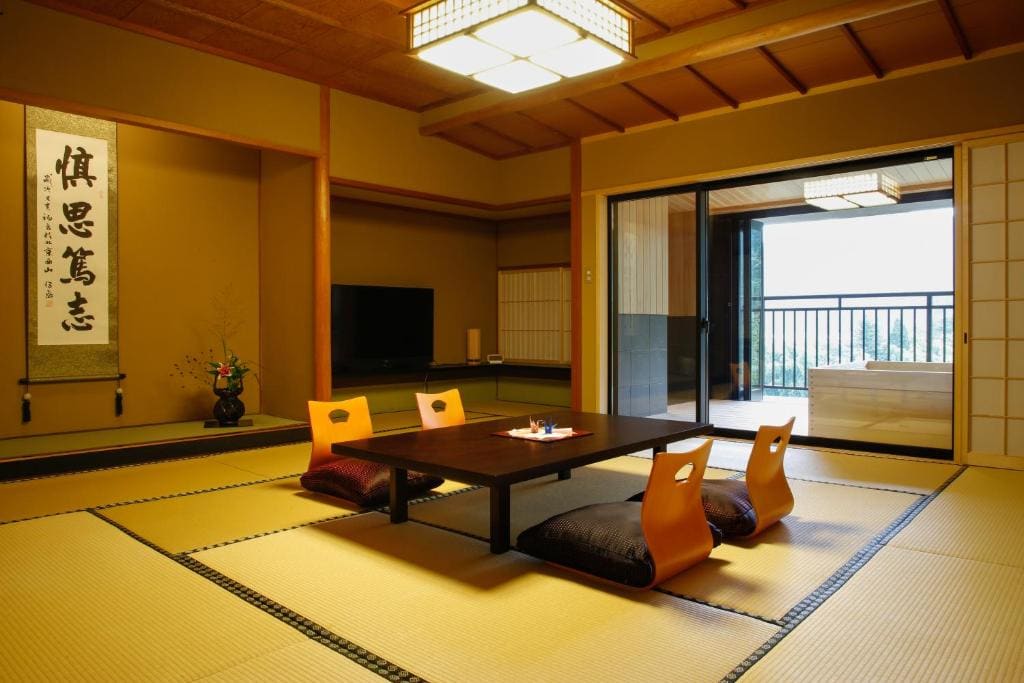 Yamanaka Onsen Hanatsubaki - View 7