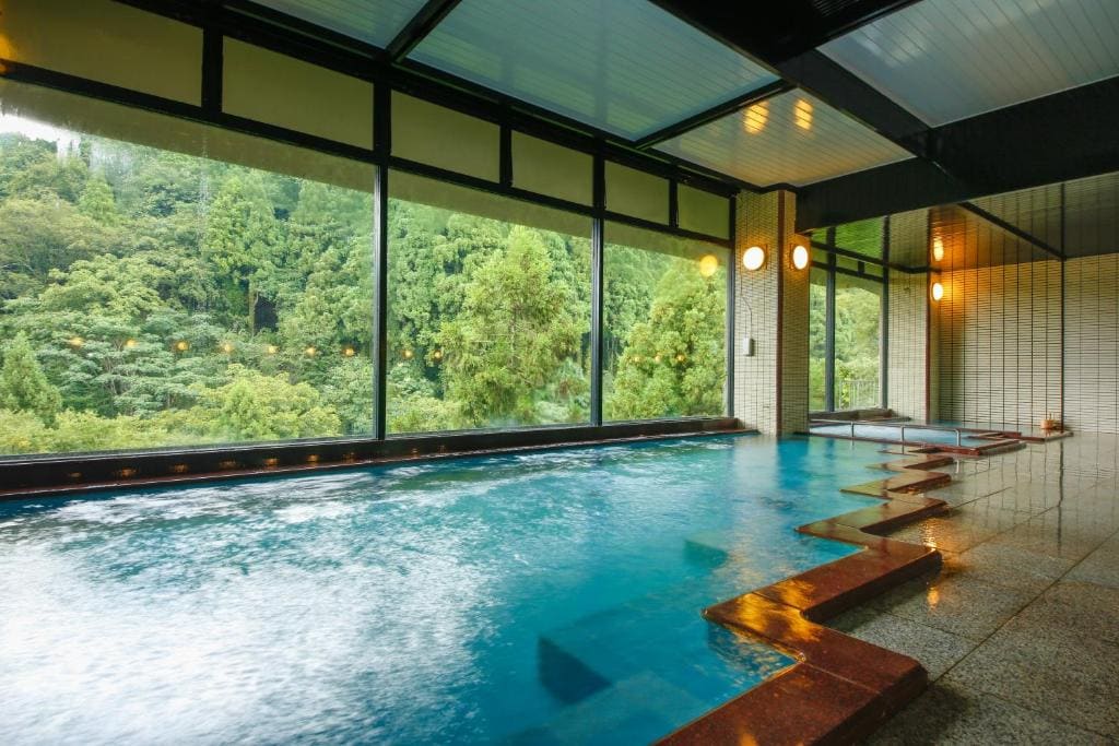 Yamanaka Onsen Hanatsubaki - View 4