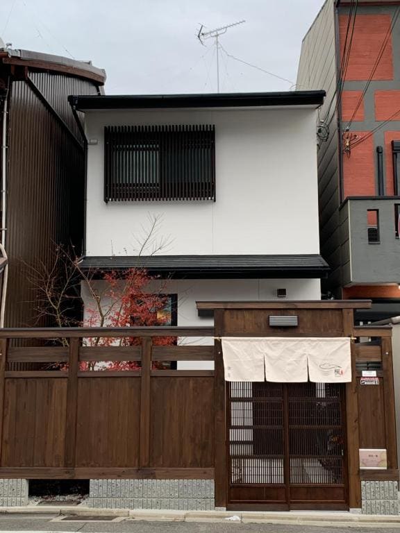 Onya Kaede - Main view