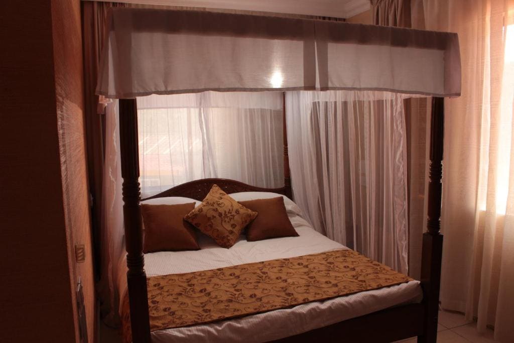 Moffat Court Boutique Hotel - View 6