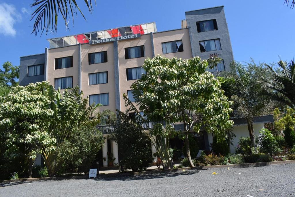 Peaks Hotel Nanyuki - Main view