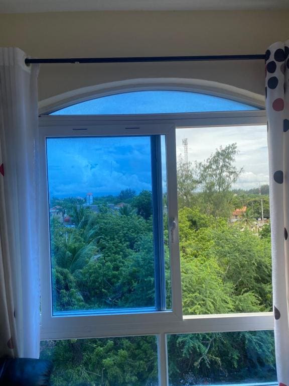 Luxurious 2-Bedroom Apartment Nyali, Mombasa - View 7