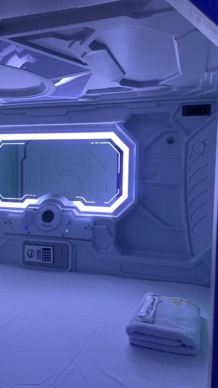 Jianpuke Space Capsule Backpacker Hostel - View 7