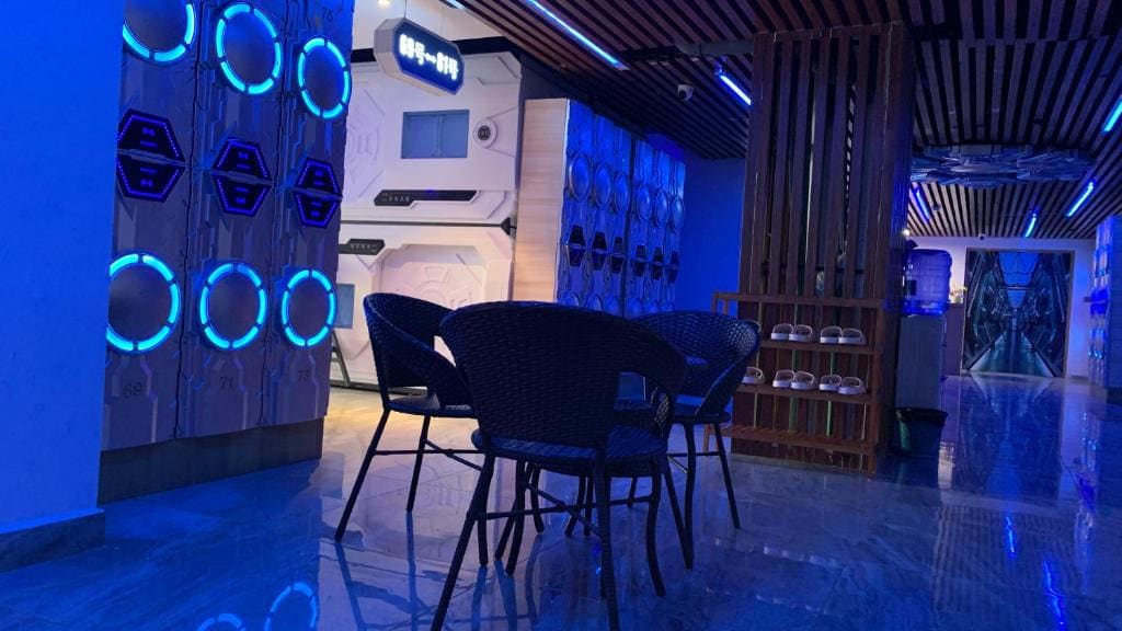 Jianpuke Space Capsule Backpacker Hostel - Main view