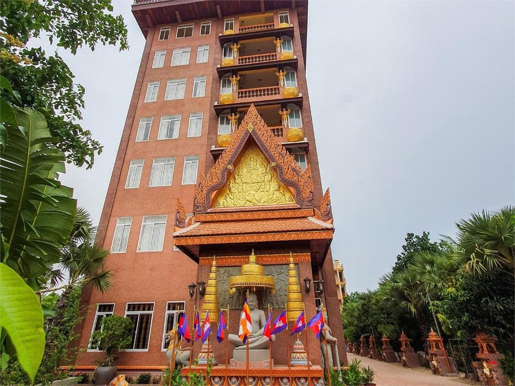 Puok Hotel - Main view
