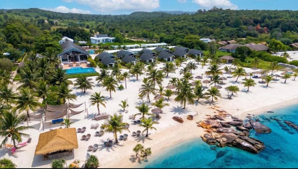 You&Me Resort - Main view