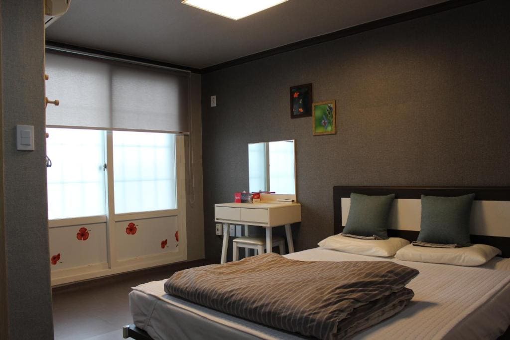 Blue Door Hostel Guesthouse - Προβολή 5