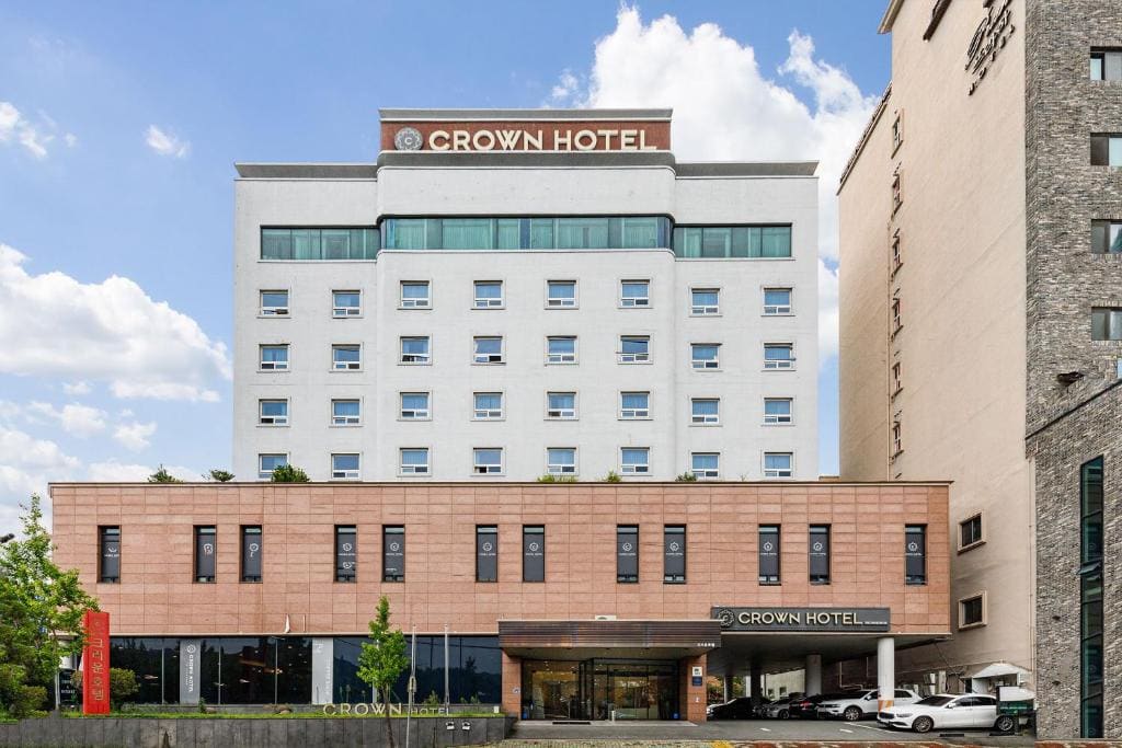 Crown Hotel Changwon - Main view