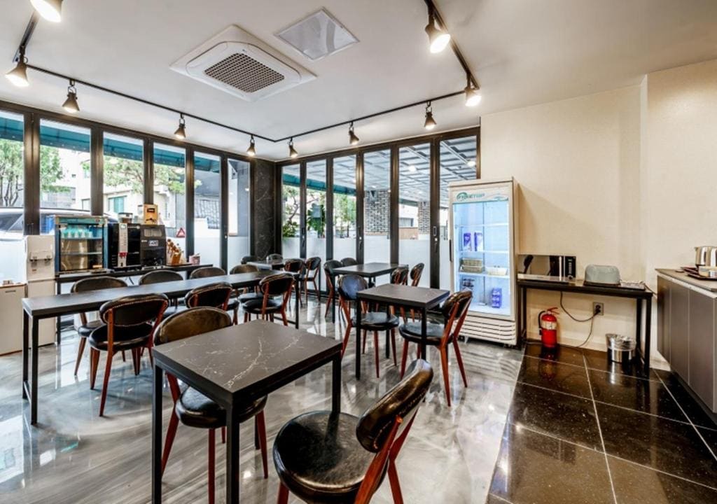 G7 Hotel - View 5
