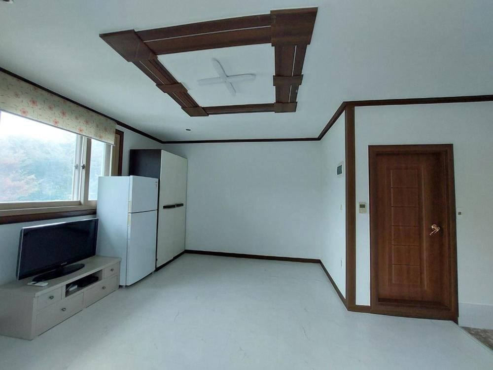 Gapyeong Jandigujang Pension - View 2