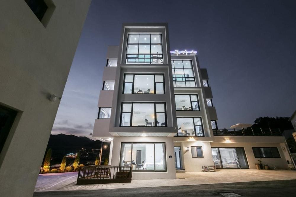 Geojedo Lucas Pension Indoor BBQ - View 5