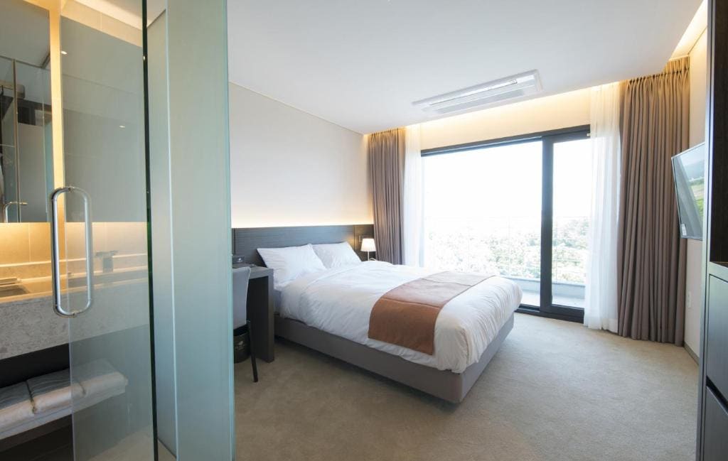 Grand Mer Hotel Seogwipo Ocean - View 2
