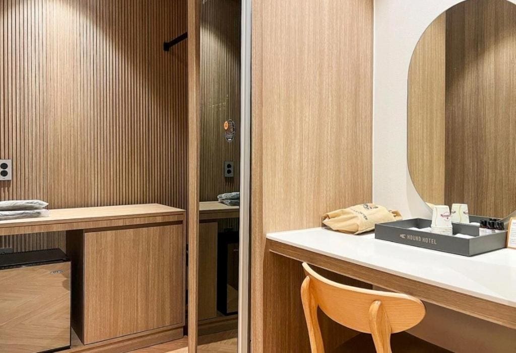 Hound Hotel Jeonju Deokjin - View 3