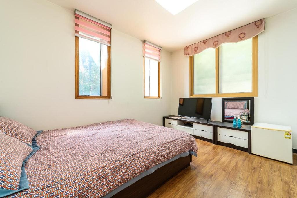 Hooni Guest House & Motel - View 4