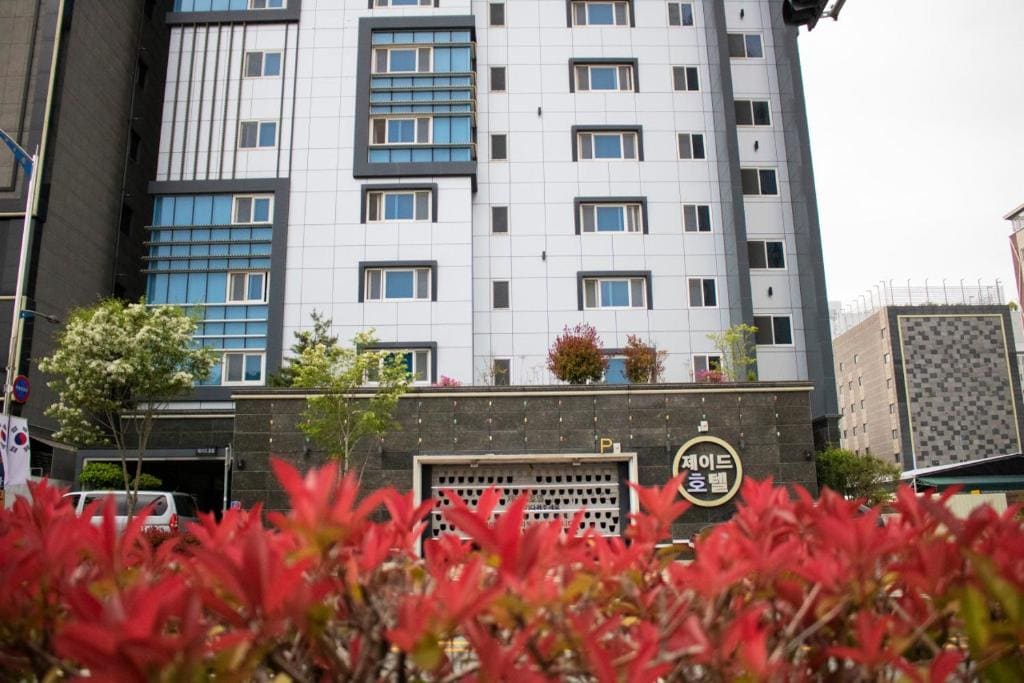 Jade hotel - Main view