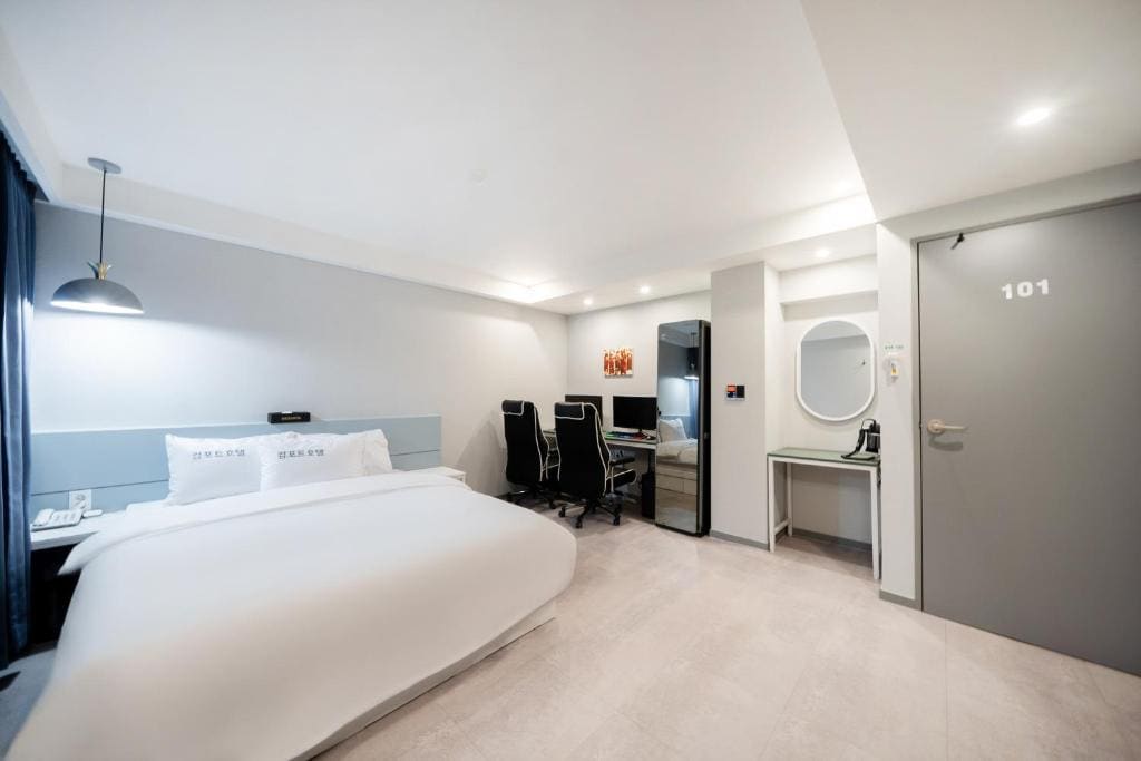Comport Hotel - View 2
