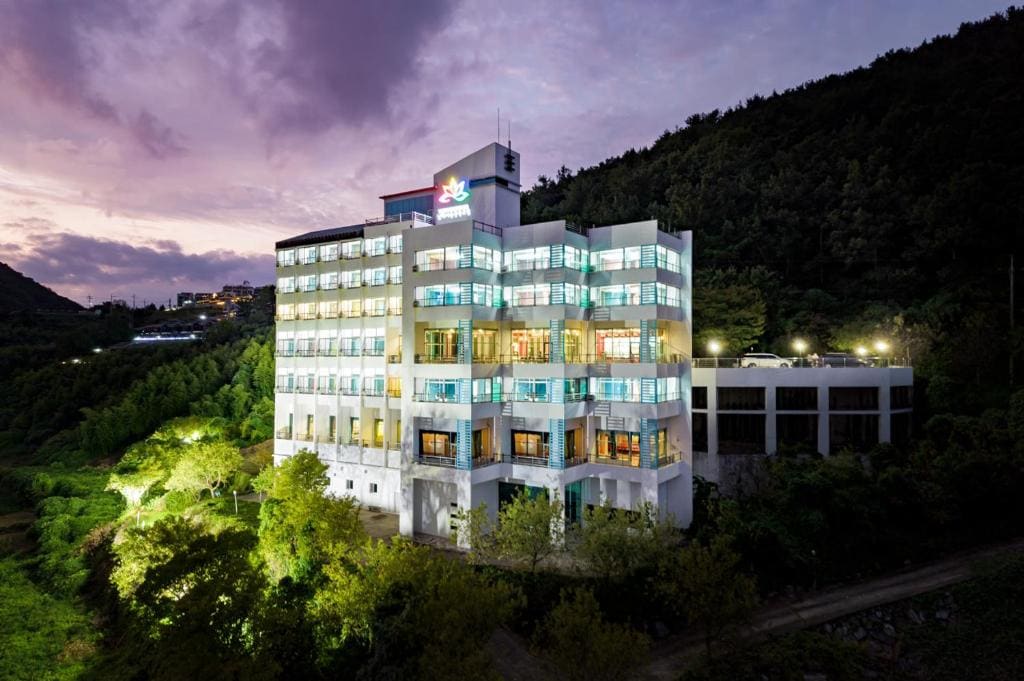 Namhae Season Hotel - View 3