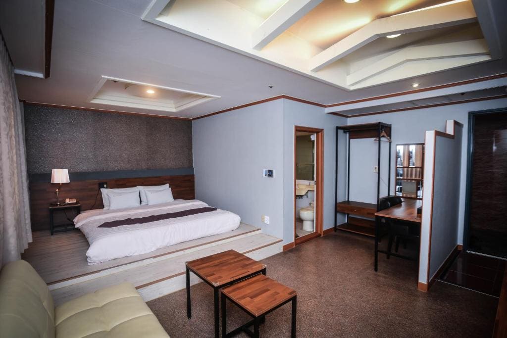Hotel Noblesse - View 2