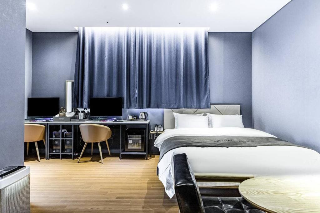 Triple 8 Hotel - View 2