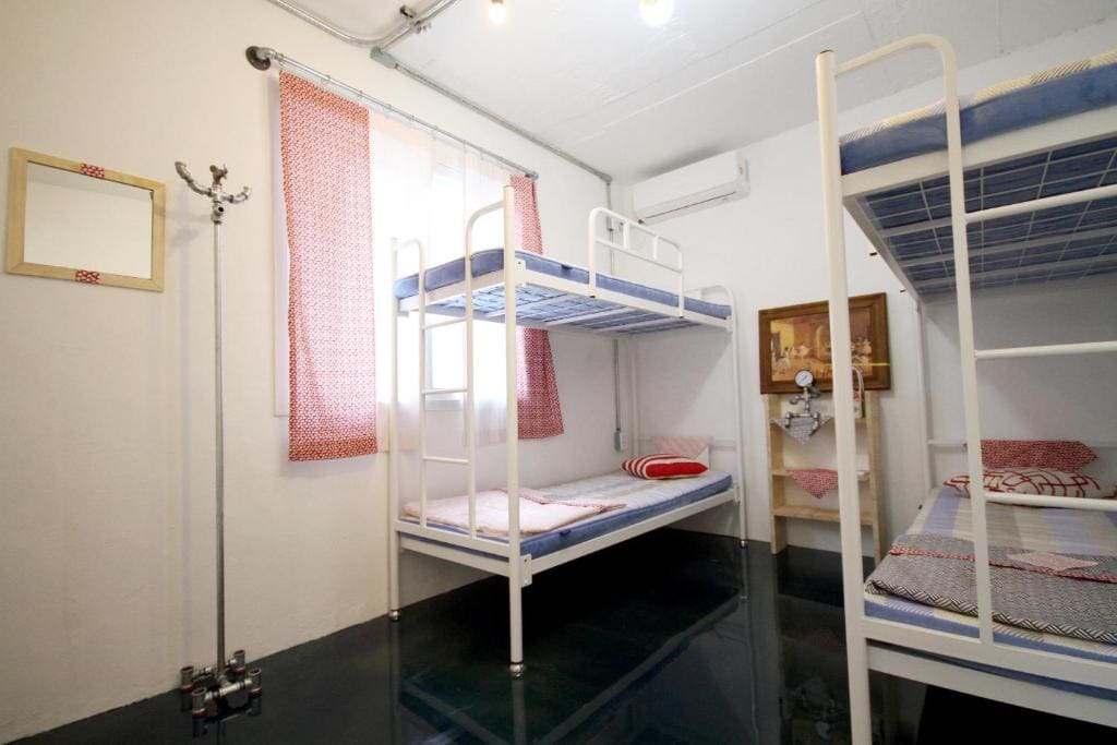 Time Travelers Party Hostel In Hongdae — фото 4
