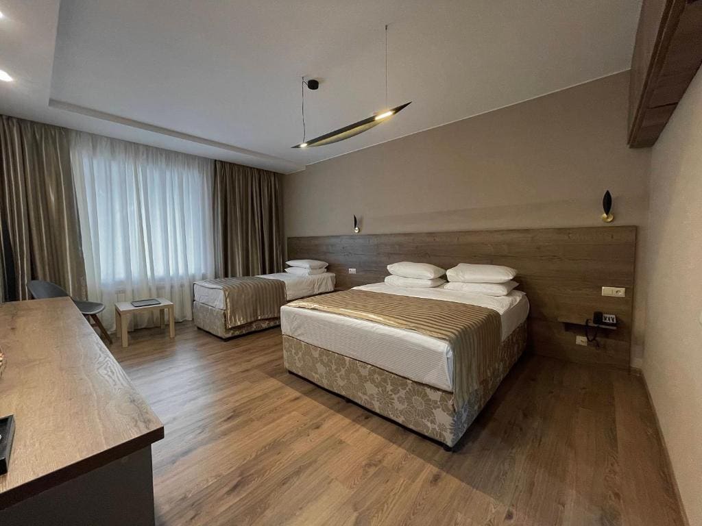Hotel Gloria Deluxe - View 2