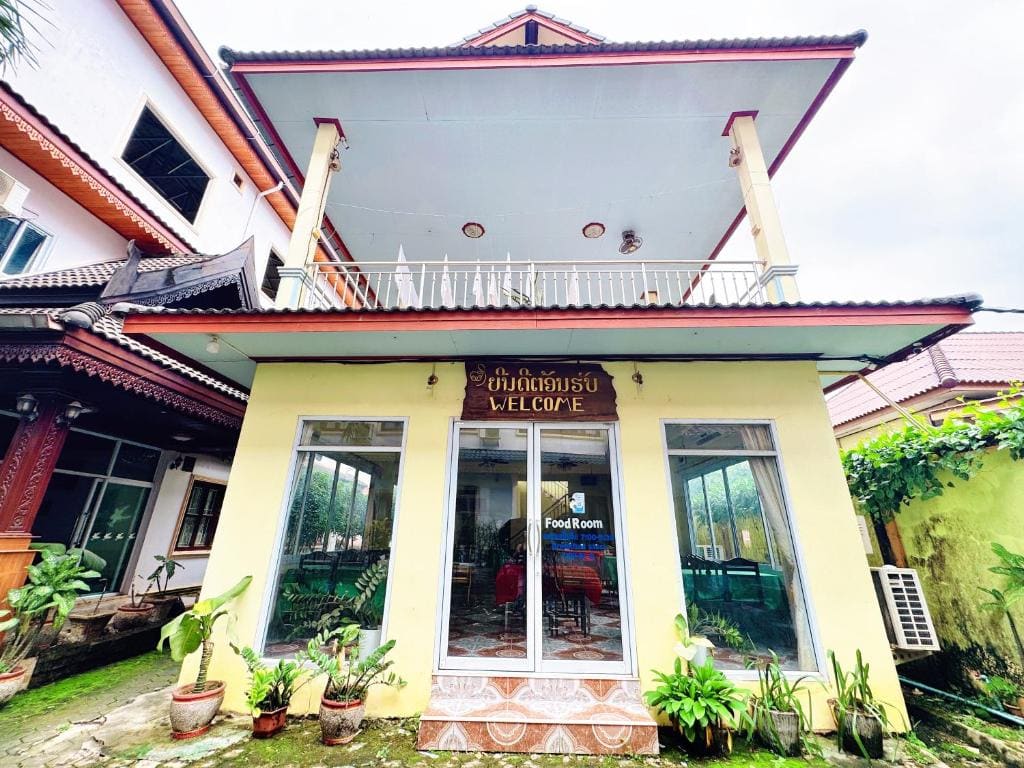 Khampaseuth Hotel - Main view