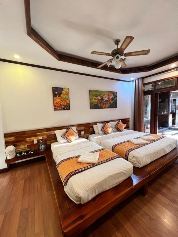 Queen Hotel - View 4