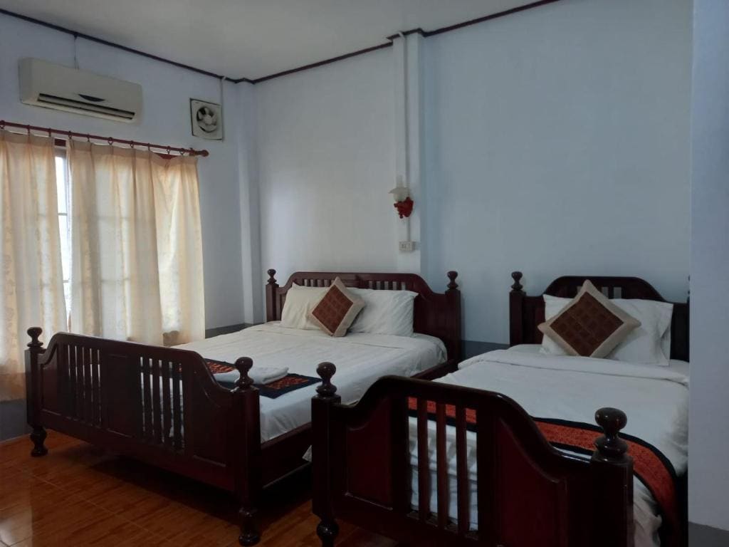Riverside Garden Hostel - Main view